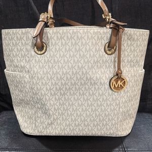 Michael Kors tan shoulder bag